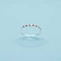 Anillo Medio Cintillo con Circones Naranjos